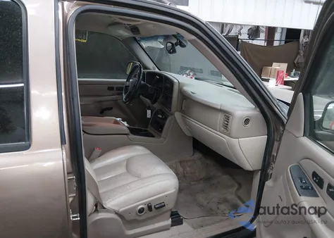 2004 Chevrolet Tahoe Lt z USA, uszkodzony, nr VIN 1GNEC13Z44R201177